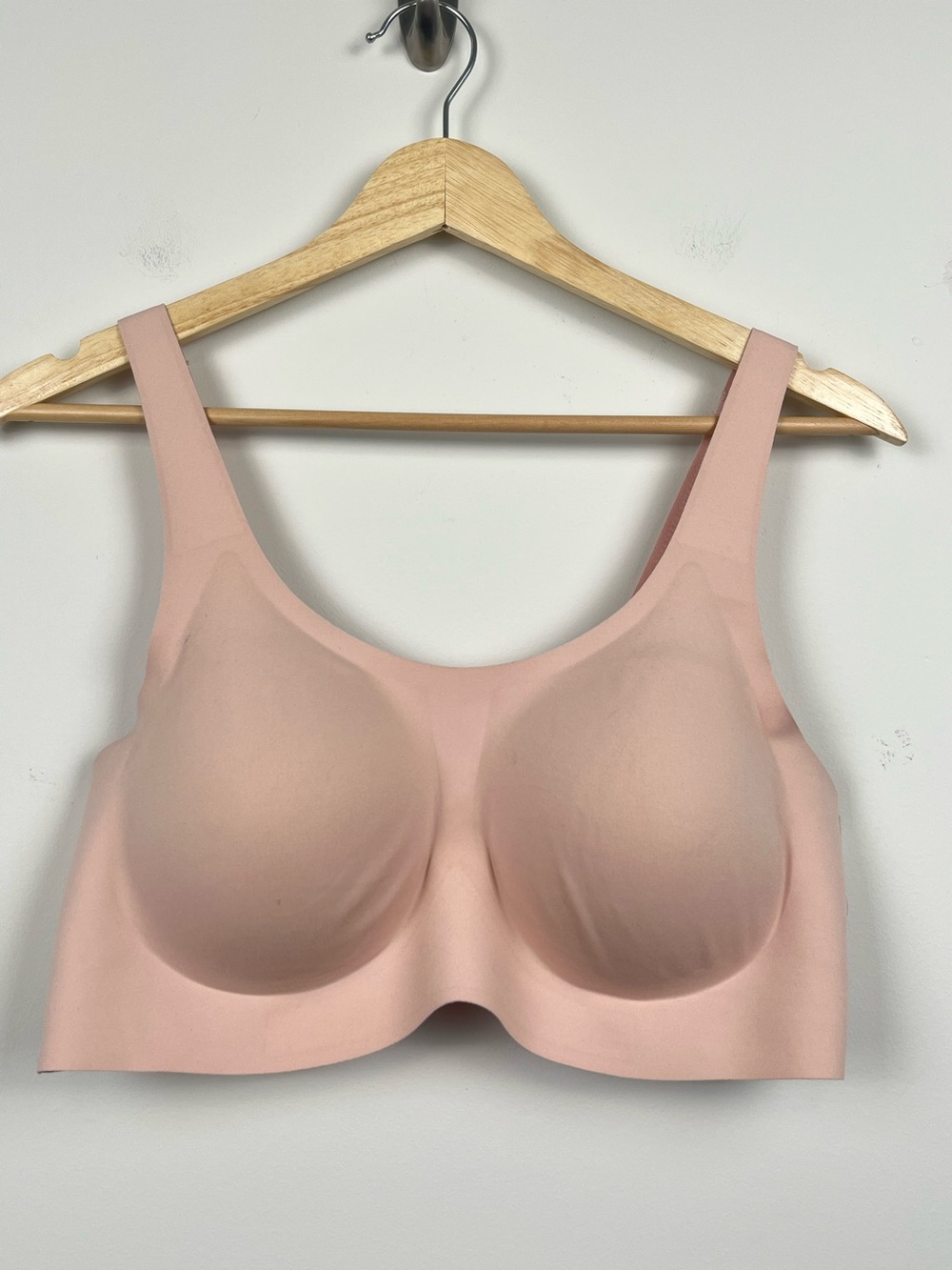 Knix beige & pink seamless pullover removable pad bra, size XL.